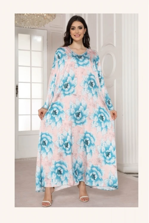 جلابية مخور نسائي انيقة قماش مشجر بفصوص لامعة أكمام طويلة وفتحة صدر دائرية مطرزة بالكريستال