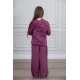 طقم بناتي أنيق قطعتين لون بنفسجي أكمام طويلة مع كتابة أمامية و بنطلون بجيوب و مطاط من الأسفل
