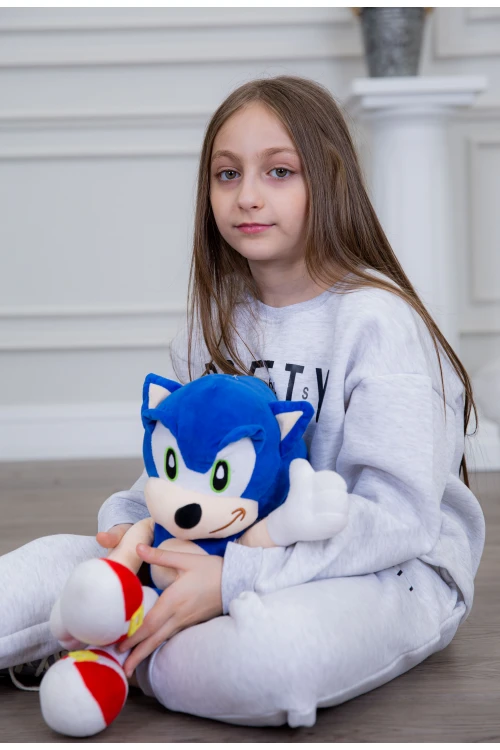 طقم بناتي أنيق قطعتين لون رمادي أكمام طويلة مع كتابة أمامية و في البنطلون