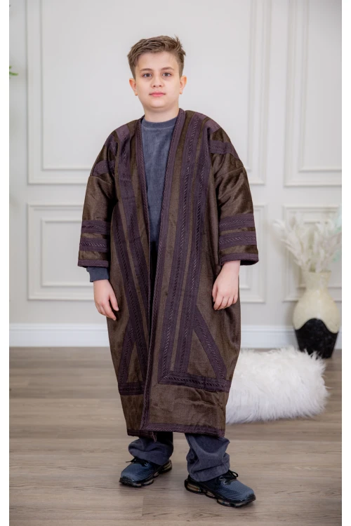 فرو ولادي أنيق لون بني أكمام طويلة