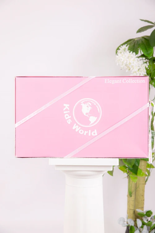 طقم هدايا مواليد 14 قطعة لون وردي وأبيض مزينة برسومات كرتونية