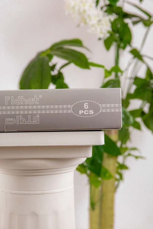 طقم هدايا مواليد 6 قطع لون بني وبيج مزينة برسومات كرتونية