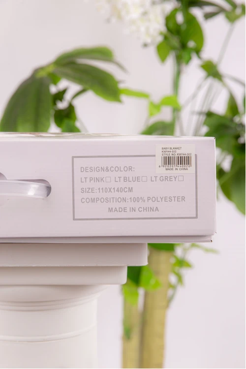 منشفة استحمام مواليد لون بيج و وردي بغطاء رأس مزينة برسومات