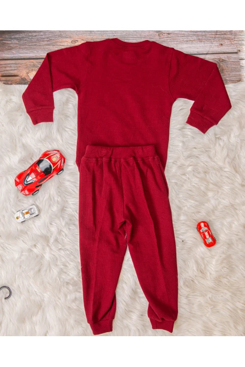 طقم ولادي أنيق قطعتين لون موف أكمام طويلة مع كتابة أمامية و بنطلون بجيوب و مطاط من الأسفل