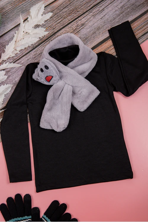 بلوزة أطفال شتوية لون أسود برقبة و أكمام طويلة