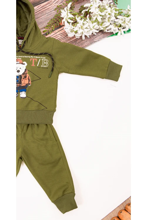 طقم قطعتين أطفال شتوي لون أخضر أكمام طويلة ومطاط بالأسفل مزينة برسومات كرتونية