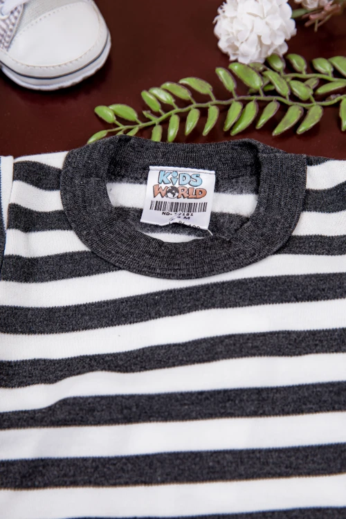 بربتوز أطفال مخطط لون أبيض وأسود  كم طويل بمطاط وأزرار من الأسفل