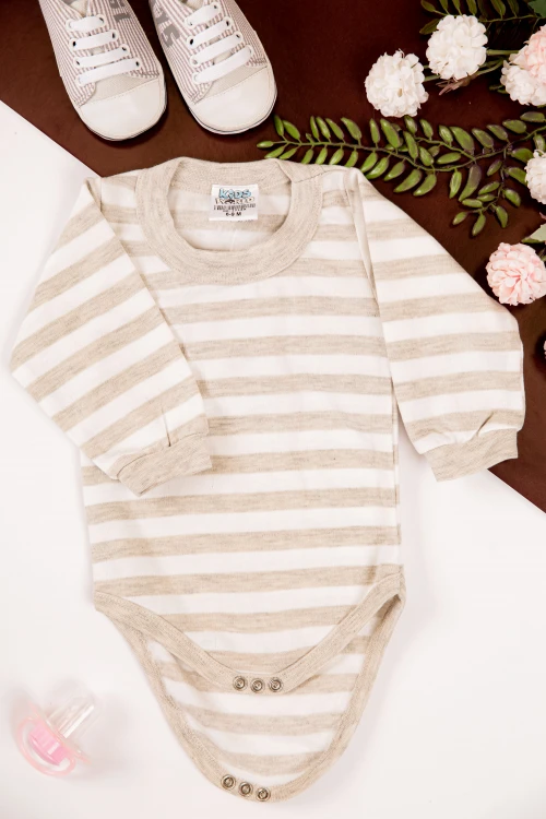 بربتوز أطفال مخطط لون أبيض وأسود  كم طويل بمطاط وأزرار من الأسفل