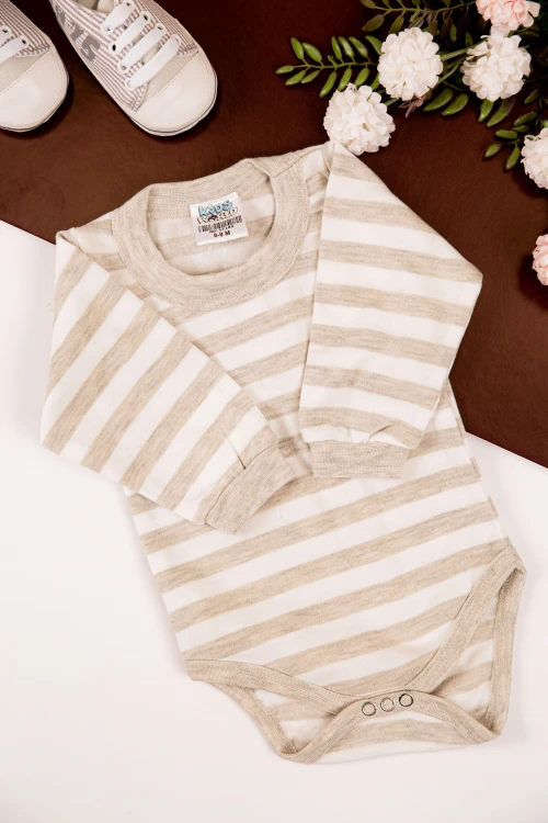 بربتوز أطفال مخطط لون أبيض وأسود  كم طويل بمطاط وأزرار من الأسفل