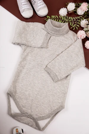 بربتوز أطفال بياقه رقبة مخطط لون رمادي  كم طويل بمطاط وأزرار من الأسفل