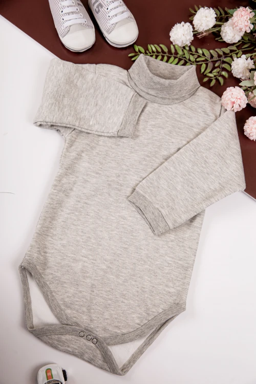 بربتوز أطفال بياقه رقبة مخطط لون رمادي  كم طويل بمطاط وأزرار من الأسفل