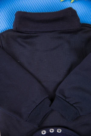 بربتوز أطفال بياقه رقبة مخطط لون كحلي  كم طويل بمطاط وأزرار من الأسفل