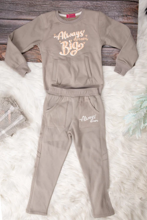 طقم شتوي بناتي أنيق قطعتين لون بيج  بكتابات من الامأم