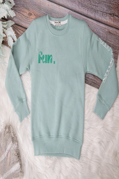 طقم شتوي بناتي أنيق قطعتين لون تركواز   بكتابات من الأمام