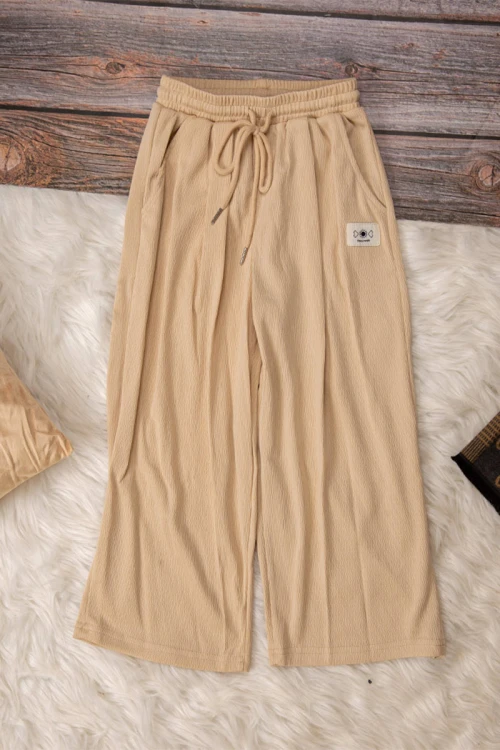 طقم شتوي بناتي  أنيق قطعتين لون بيج  بكتابات من الأمام