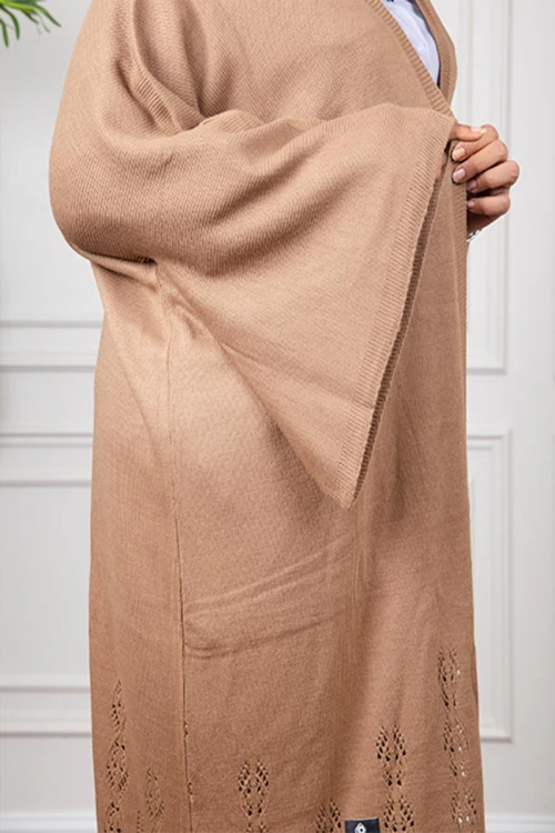 عباية شتوي نسائي تركي أنيقة لون بني مفتوحة من الأمام بتصميم زخرفة