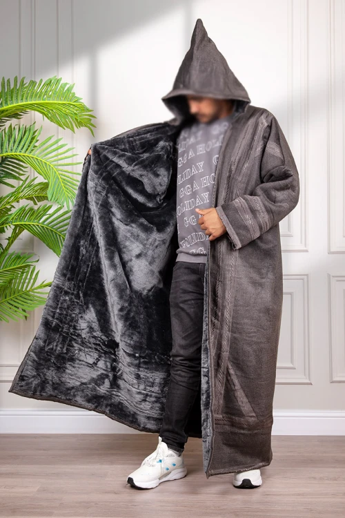 فرو شتوي رجالي  تركي أنيقة لون رمادي بفرو مبطن من الداخل مفتوحة من الأمام بتصميم زخرفة ومتصلة بغطاء الرأس