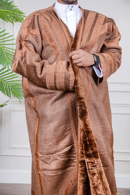 فرو شتوي رجالي  تركي أنيقة لون بني بفرو مبطن من الداخل مفتوحة من الأمام بتصميم زخرفة