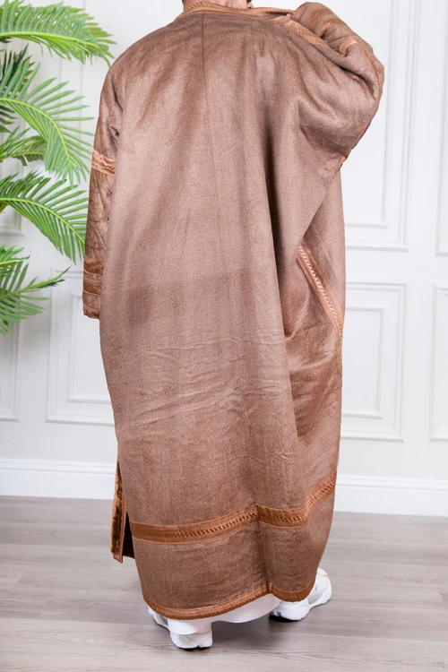 فرو شتوي رجالي  تركي أنيقة لون بني بفرو مبطن من الداخل مفتوحة من الأمام بتصميم زخرفة