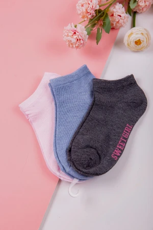 جوارب أطفال ملونة عدد ثلاث قطع