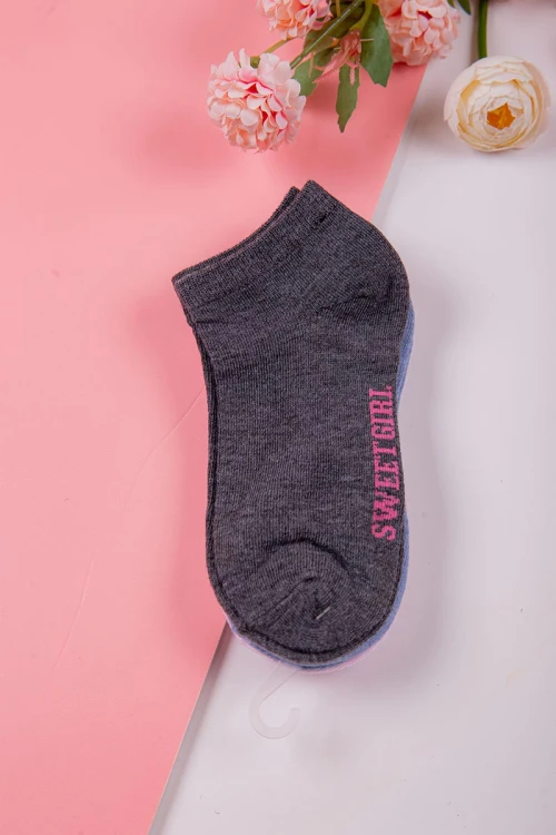 جوارب أطفال ملونة عدد ثلاث قطع