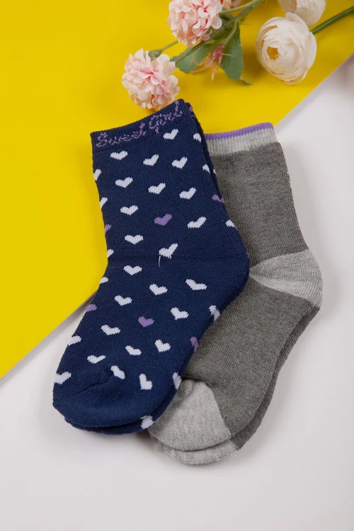 جوارب أطفال ملونة برسومات على شكل قلـــب عدد ثلاث قطع