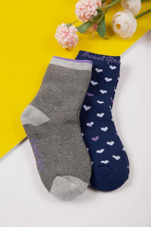 جوارب أطفال ملونة برسومات على شكل قلـــب عدد ثلاث قطع