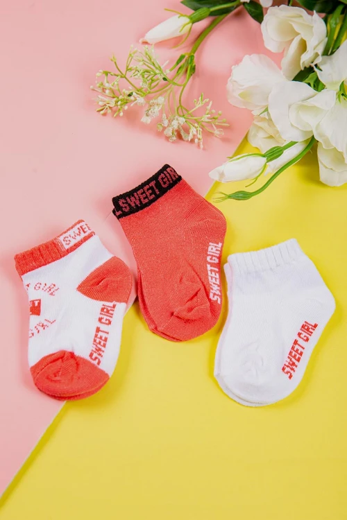 جوارب أطفال ملونة عدد ثلاث قطع