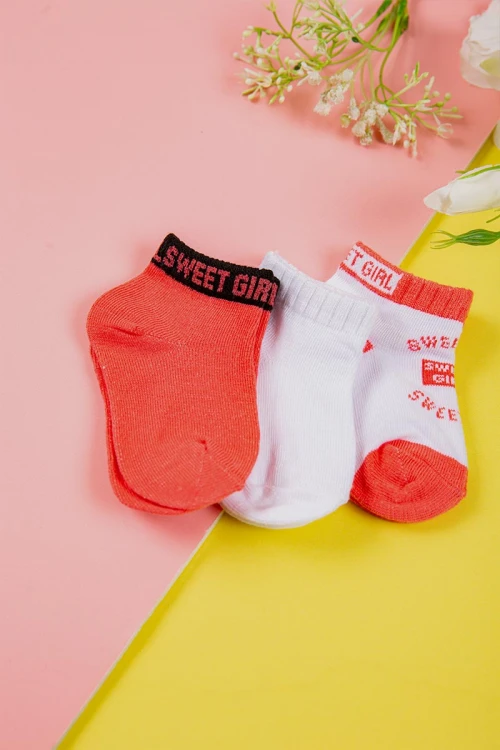 جوارب أطفال ملونة عدد ثلاث قطع