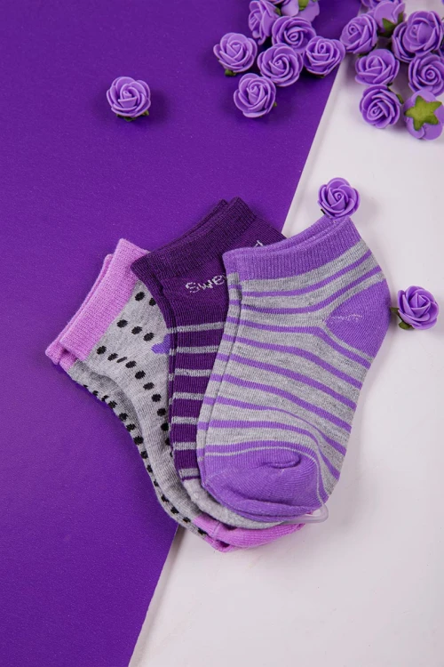 جوارب أطفال ملونة برسومات على شكل دوائر  وخطوط عدد ثلاث قطع