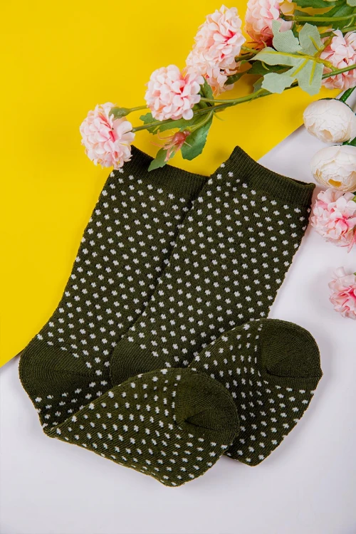 جوارب نسائية سادة وبرسومات نقطية عدد اثنين قطع