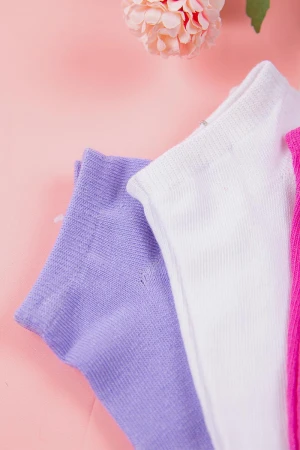 جوارب نسائية ملونة عدد ثلاث قطع