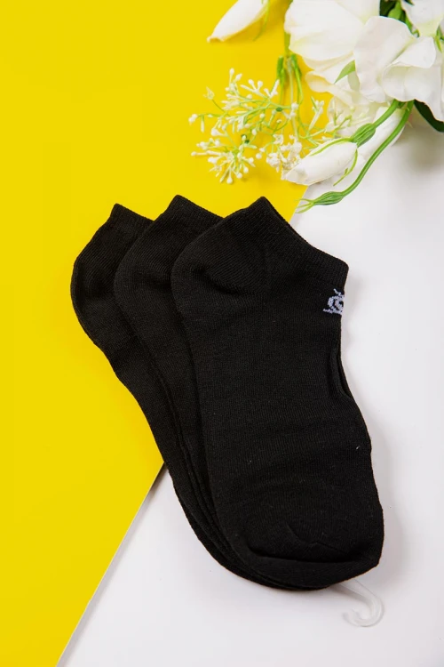 جوارب نسائية لون اسود عدد ثلاث قطع