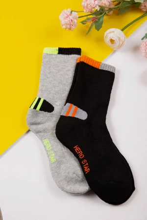 جوارب ولادي ملونة برسومات و كتابة على الجنب عدد ثلاث قطع