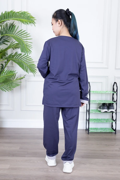 زي عاملة شتوي مبطن قطعتين قماش سادة   أكمام طويلة بياقة شكل سبعه و جيوب من الأمام