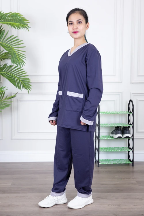 زي عاملة شتوي مبطن قطعتين قماش سادة   أكمام طويلة بياقة شكل سبعه و جيوب من الأمام