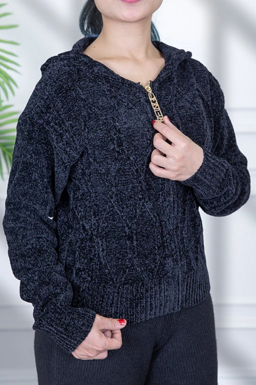 بلوفر هودي نسائي  بسحاب أمامي واكمام طويلة ومتصلة بغطاء الرأس