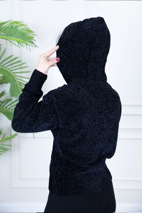 بلوفر هودي نسائي  بسحاب أمامي واكمام طويلة ومتصلة بغطاء الرأس