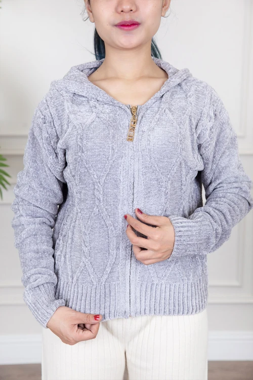 بلوفر هودي نسائي  بسحاب أمامي واكمام طويلة ومتصلة بغطاء الرأس