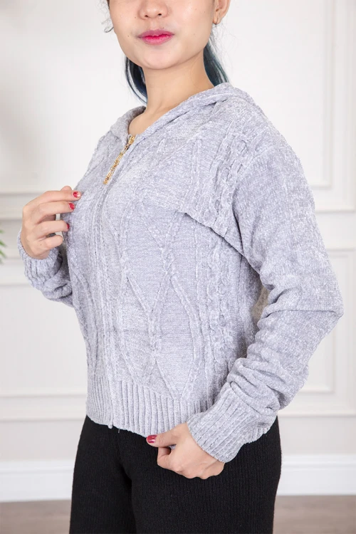 بلوفر هودي نسائي  بسحاب أمامي واكمام طويلة ومتصلة بغطاء الرأس