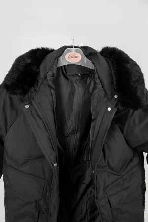 جاكيت نسائي شتوي لون أسود بقبعة رأس و بفرو منفصل قابل للتركيب و أكمام طويلة بجيوب و سحاب من الأمام