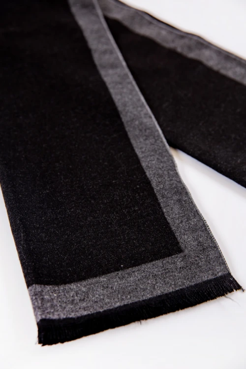 شال رجالي شتوي متعدد الألوان بخطوط كاروهات واشكال مزخرفة