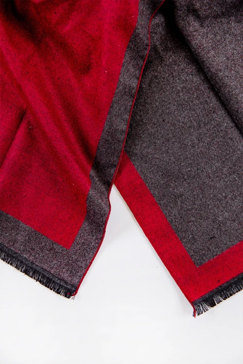 شال رجالي شتوي متعدد الألوان بخطوط كاروهات واشكال مزخرفة