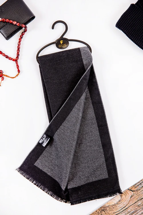 شال رجالي شتوي متعدد الألوان بخطوط كاروهات واشكال مزخرفة