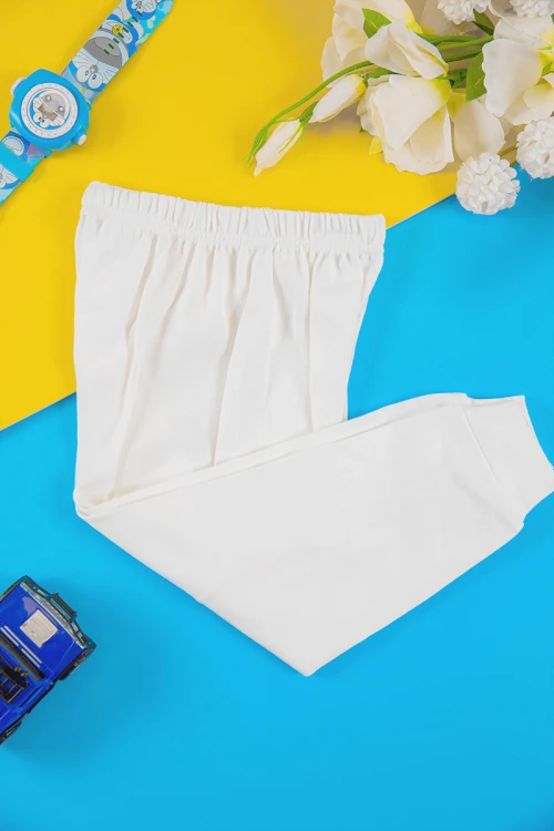 بيجاما أطفال ولادي شتوي قطعتين لون أبيض بأكمام طويلة و ياقة عالية و بنطلون طويل