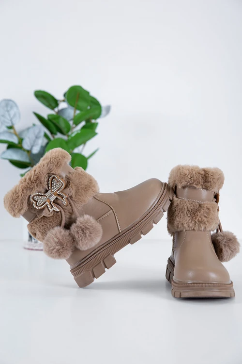 حذاء بوت بناتي شتوي لون بني بطول الكاحل مزين و مبطن بفرو و سحاب جانبي للغلق