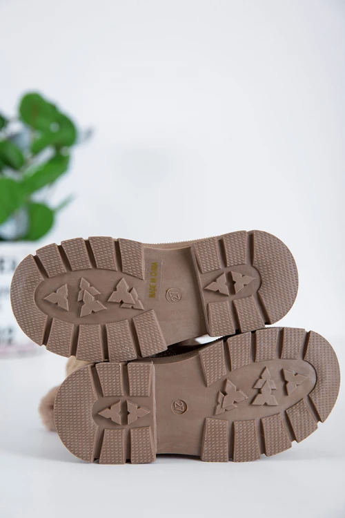 حذاء بوت بناتي شتوي لون بني بطول الكاحل مزين و مبطن بفرو و سحاب جانبي للغلق