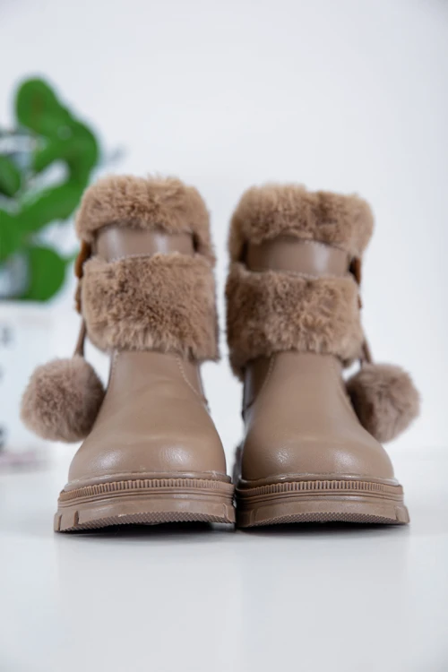 حذاء بوت بناتي شتوي لون بني بطول الكاحل مزين و مبطن بفرو و سحاب جانبي للغلق