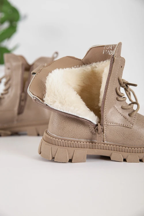 حذاء بوت بناتي شتوي لون بني بطول الكاحل مبطن بفرو و سحاب جانبي للغلق