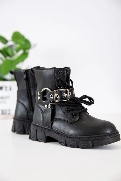 حذاء بوت بناتي شتوي لون أسود بطول الكاحل بحزام و سحاب جانبي للغلق